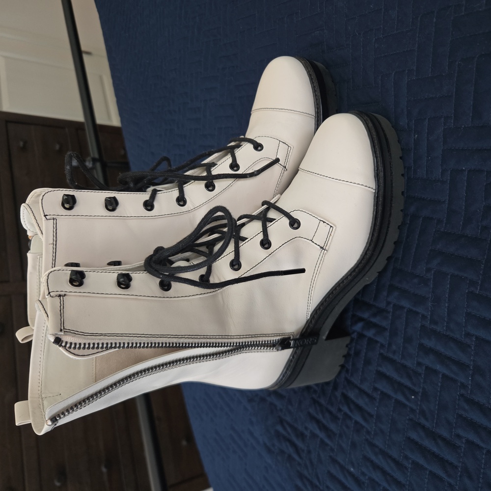 Michael kors boots - Picture 3 of 7